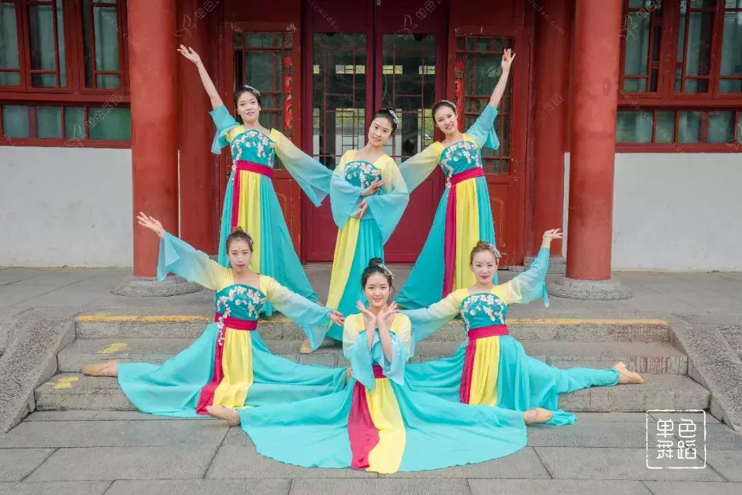 眼睛无神到有神,怎么看眼睛有神还是无神