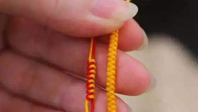 手编绳吊坠怎么打结,四股手编绳打结收尾