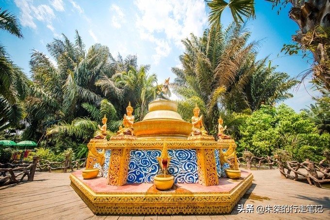 西双版纳泼水节攻略,西双版纳傣族泼水节和广西泼水节