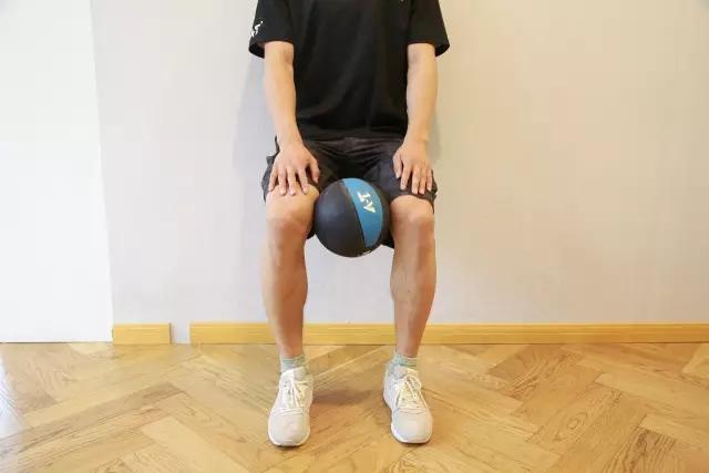 髌骨软骨软化怎么造成的,髌骨软骨软化的康复训练