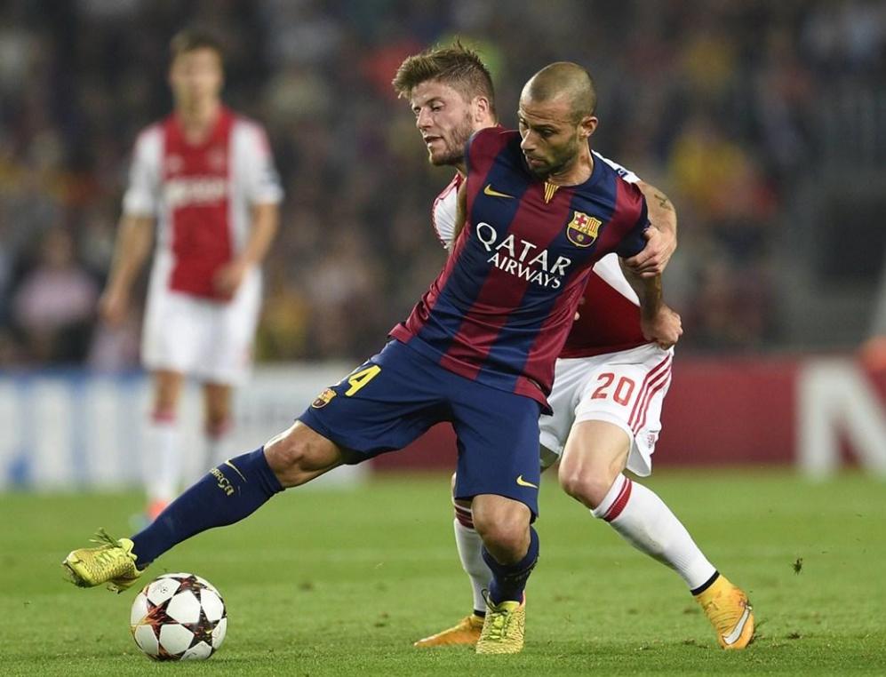 实况足球2024手游远射技巧,手游实况足球2021技巧教学模板