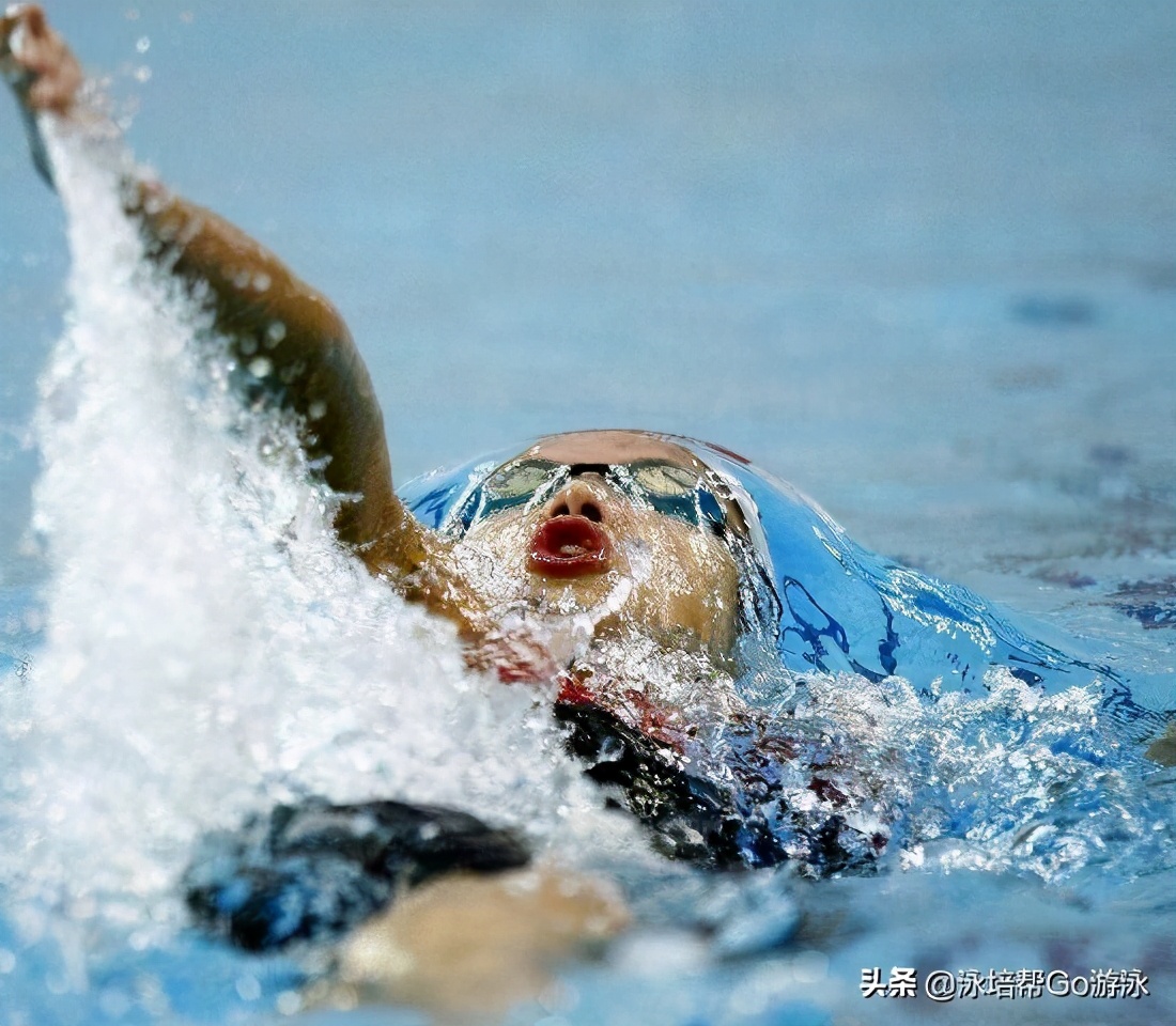 仰泳呼吸换气注意事项,仰泳换气老是呛水