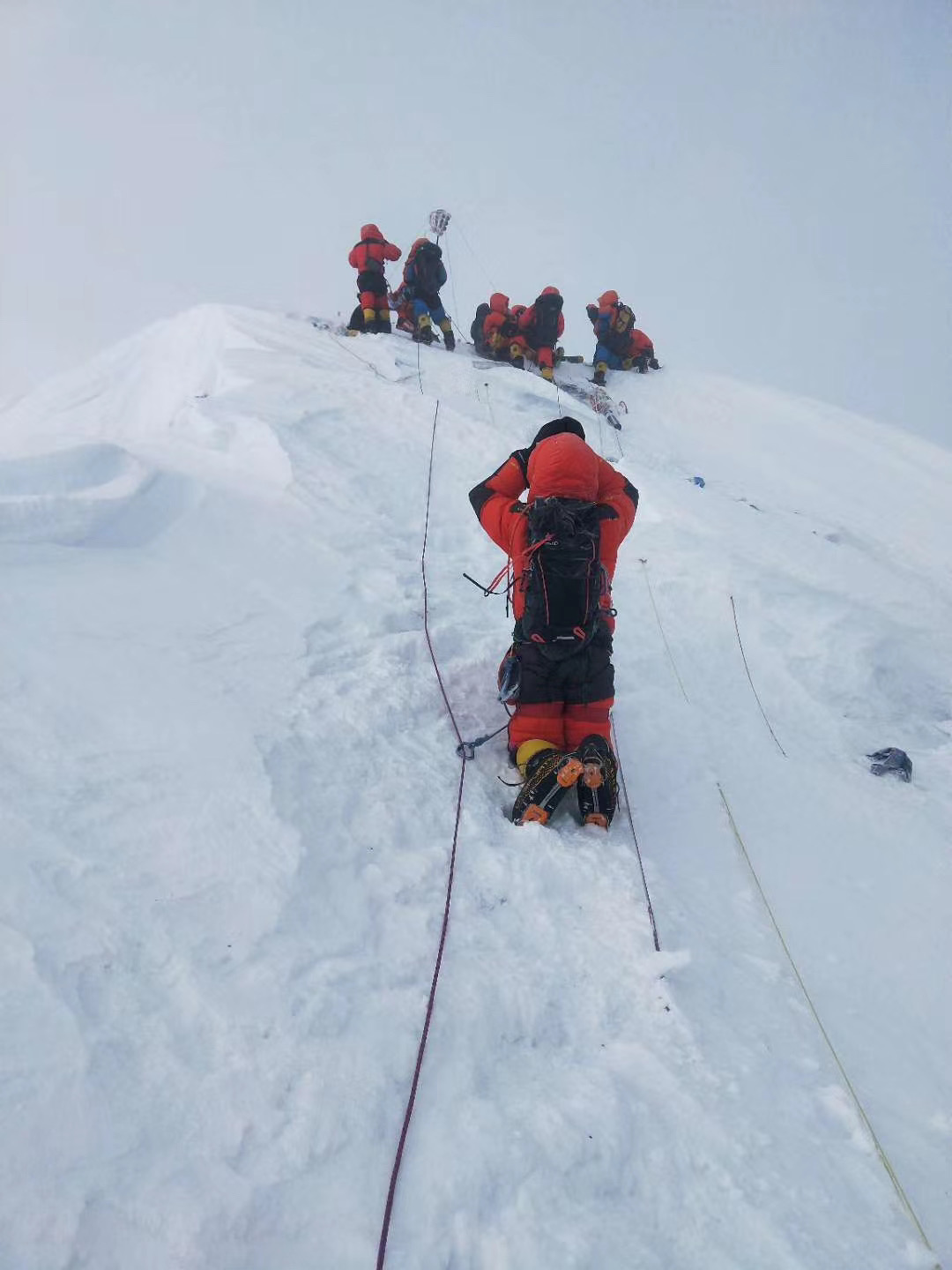 我带着巴塞罗那，登顶了珠峰