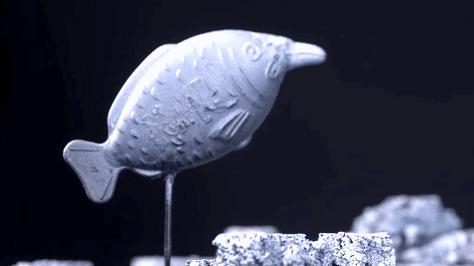 切碎可爱玩具再拼成鬼畜缝合怪，国外手工圈魔改创意大赛惊艳网友