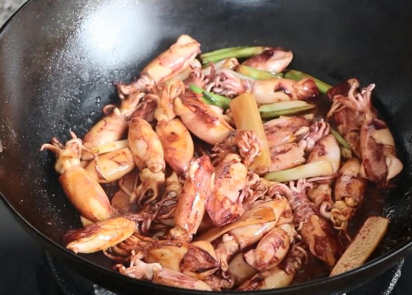 怎么做鱿鱼仔才会更好吃,好吃又有营养的鱿鱼仔太解馋了