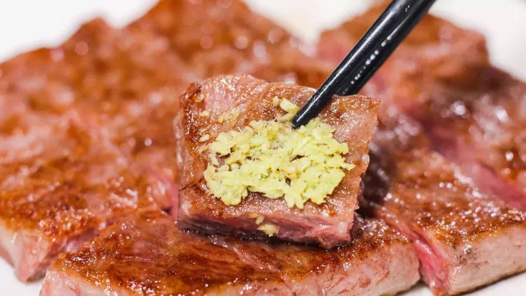 厦门超贵贵贵贵“保姆烤肉”！一口627元！借钱也要来吃……