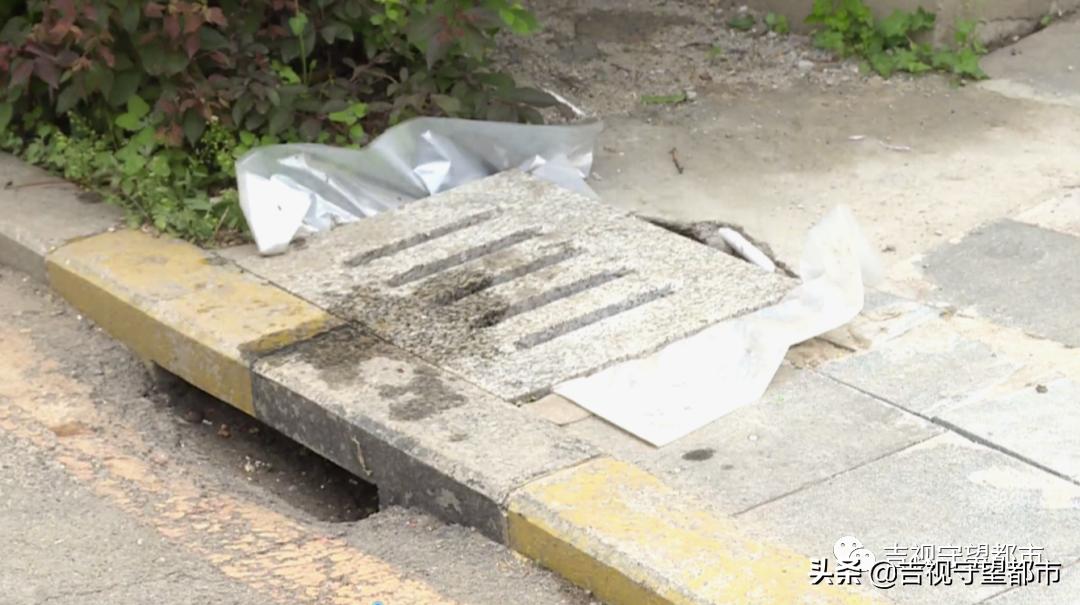 小区仙气飘飘雾气缭绕,小区单元门仙气飘飘