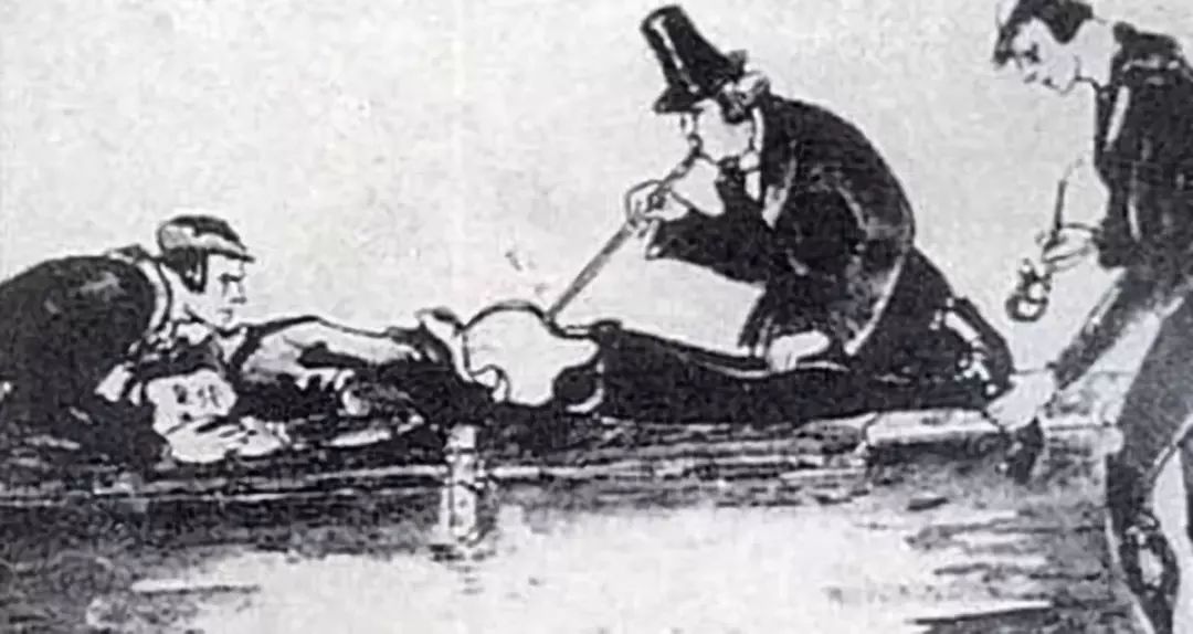 捅菊、放血、灌肠、*脑洗**……这些黑医术，你能扛过哪一招