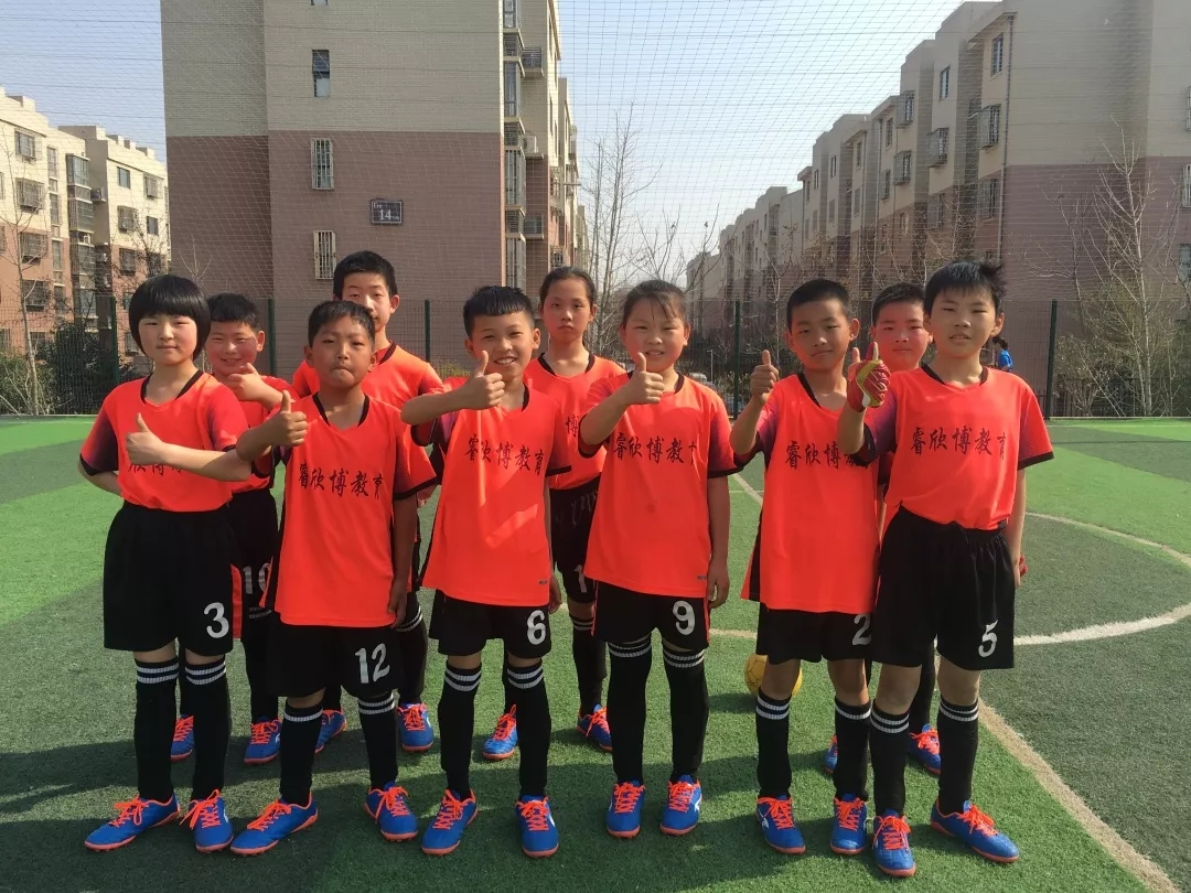 青少年校园足球联赛拉开帷幕,为期多天的校园足球联赛落下帷幕