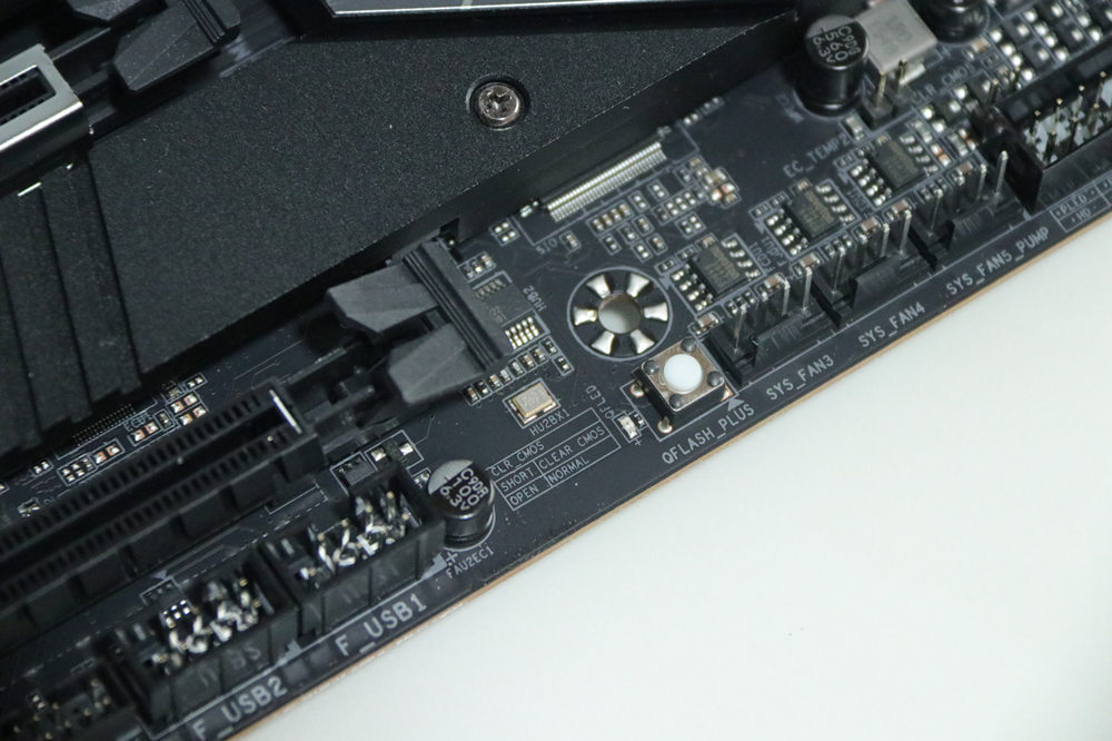 技嘉gigabytez490visiong,2000元技嘉z790主板