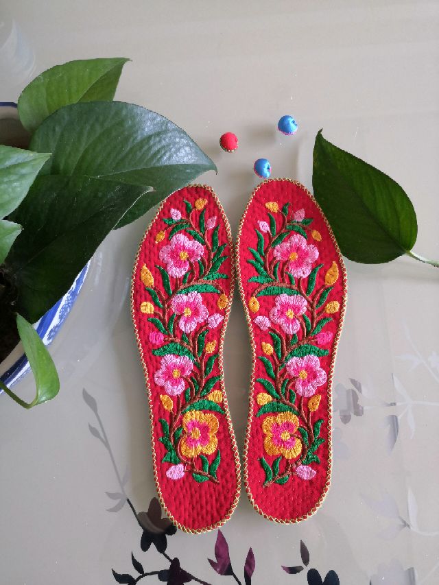 一个老人的爱心绣品（1）