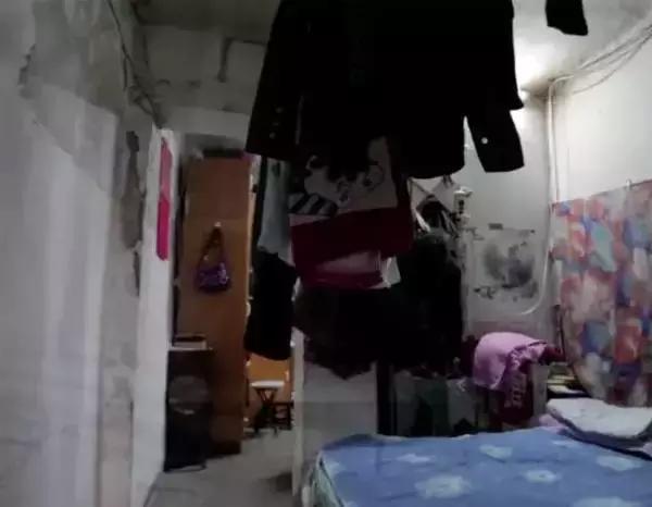 北京40㎡夹缝学区房挤下6口人，准备生二胎，女婿只能睡折叠床