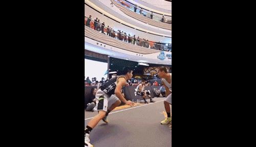 太狠！球场上惊现这一危险动作！现在打球都变这么狠的吗？