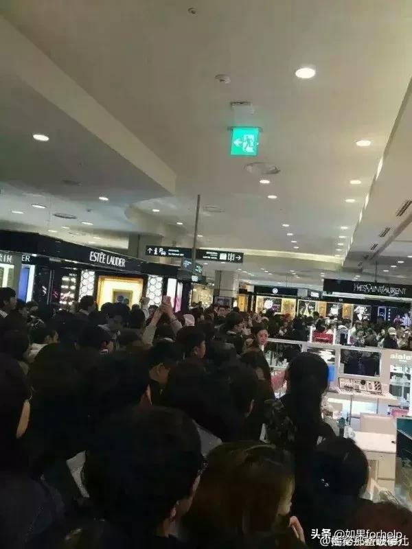 为什么优衣库的衣服被疯抢,哄抢优衣库