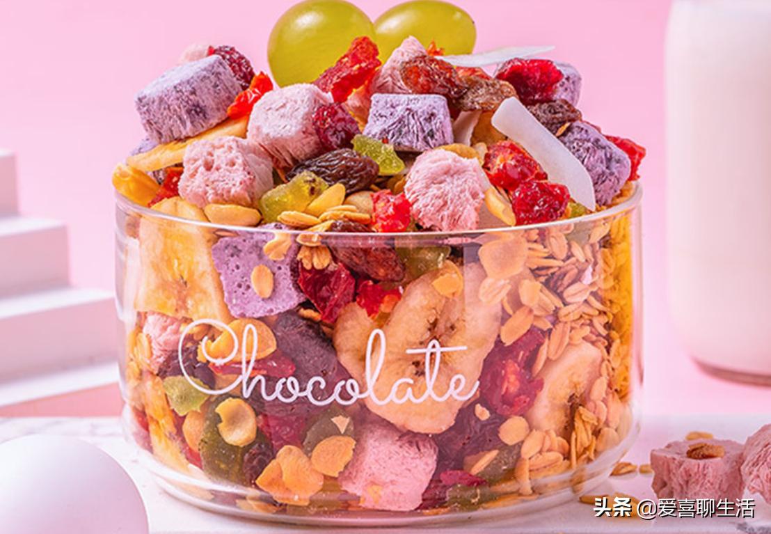 好吃的零食千千万，建议女生们尝尝这5种零食，低脂饱腹好吃不贵