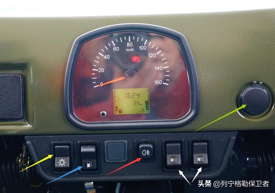 综合研判苏军UAZ-452型1吨级越野指挥车技战术（1）