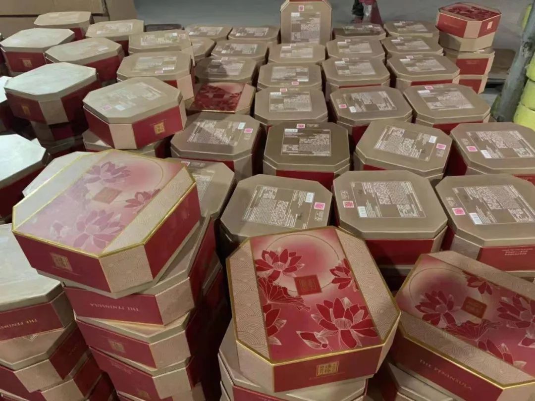 假月饼加工窝点,月饼窝点造假视频