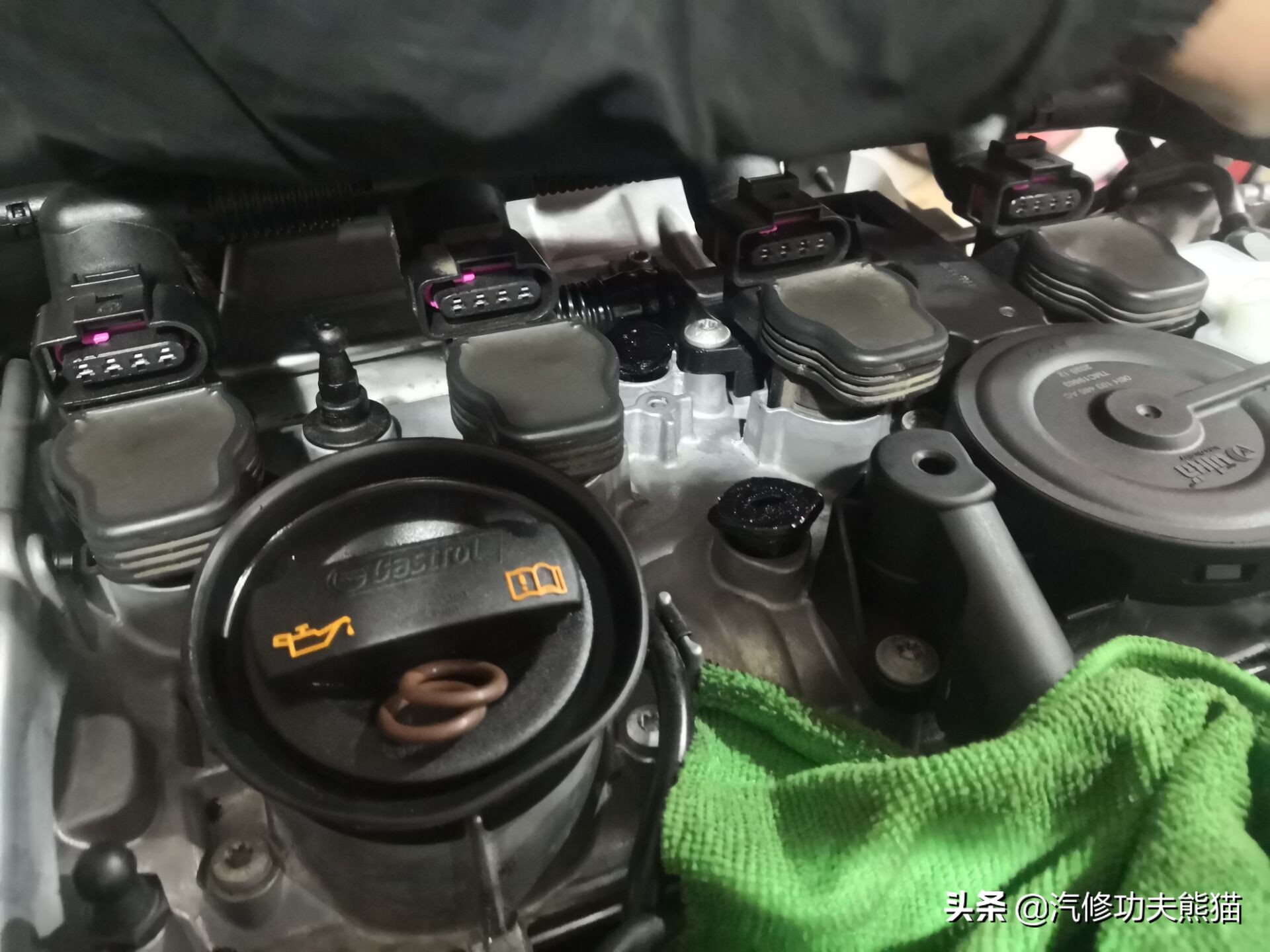 斯柯达昊锐发动机烧机油大修,18款的斯柯达为什么烧机油