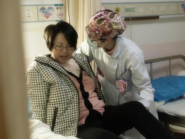 恶露异常需要就医的描述,恶露出现什么情况应及时就医