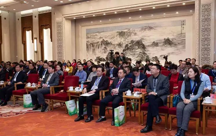 一群农民包下北京人民大会堂，只为向国人推介这种土特产……