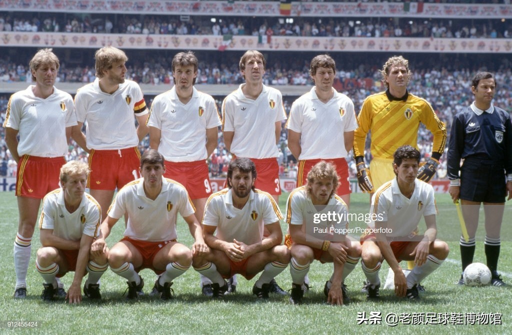 第一个穿白球鞋的足球运动员,第一个穿耐克篮球鞋的nba运动员