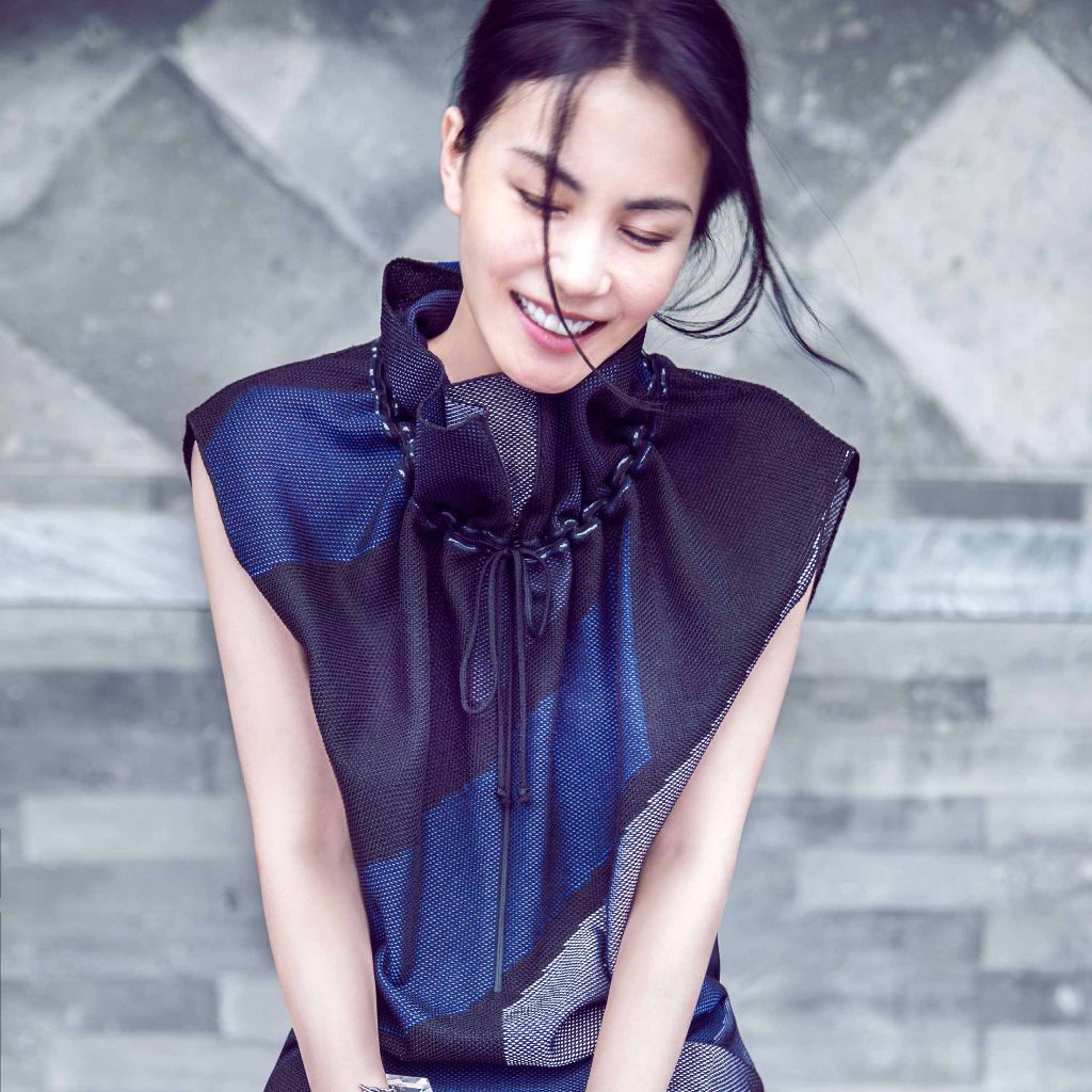 年轻时的王菲和她的父母,王菲的父母离异了吗