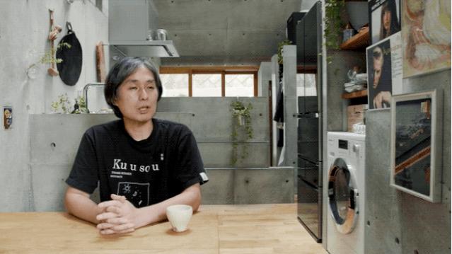 耗资80万建造豪宅出租给退休夫妇,她用14年建400平米花园