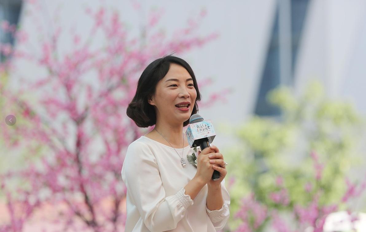 马云想赚钱就得做能赚钱的事,马云想成功必须改变自己