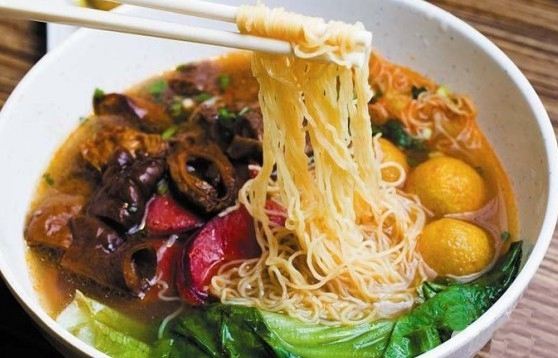 为啥港剧里都喝汤,港剧里为什么都爱吃面