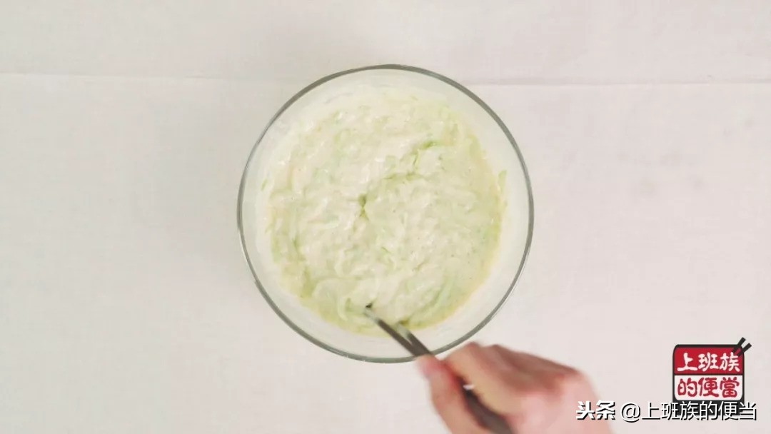 煎饼如何做好吃不腥,不用揉面的韭菜鸡蛋煎饼