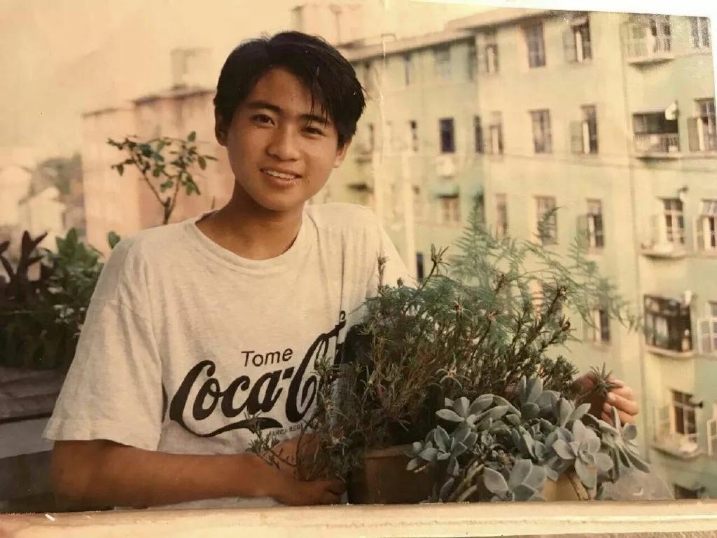 韩寒现在怎样了,沈腾韩寒没人接机完整版