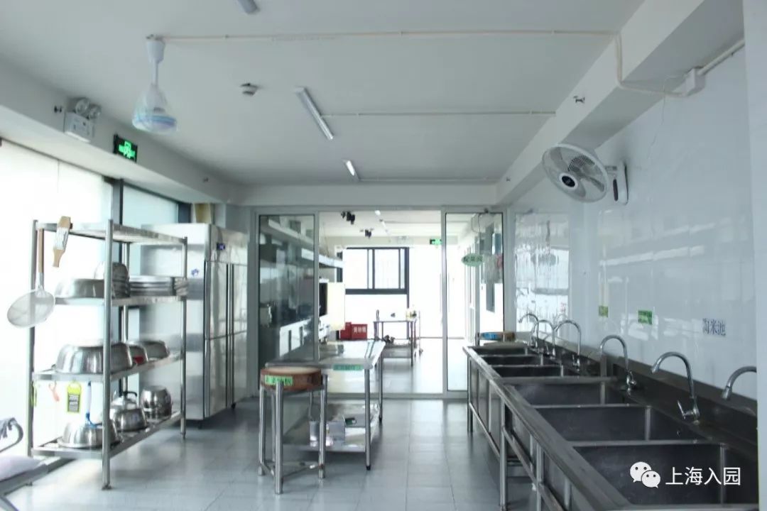 探园|这家幼儿园拥有600平楼顶高尔夫练习场,建校2年口碑超好!