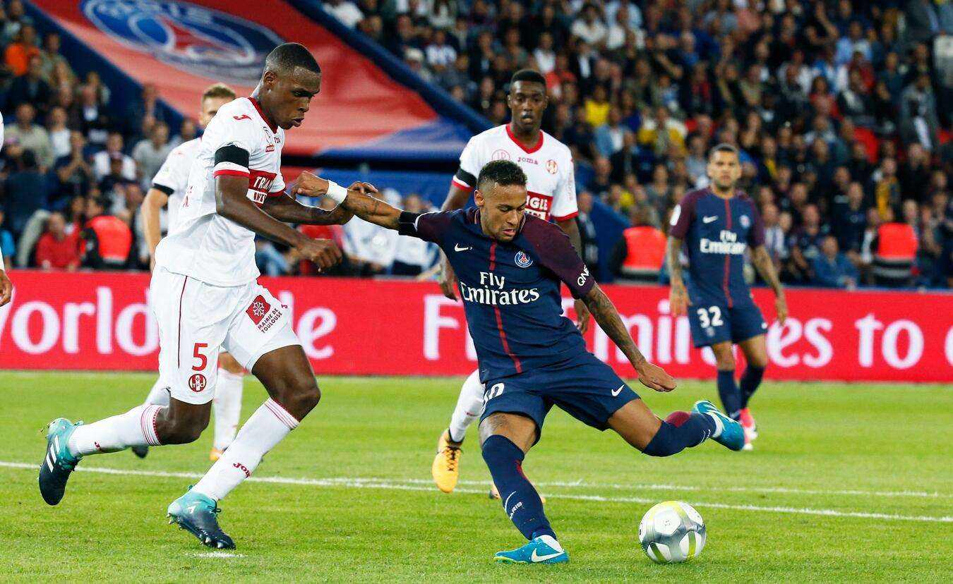 内马尔巅峰期在巴萨还是巴黎,内马尔巴西历史第三人