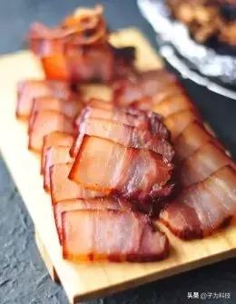 在国外卖皮蛋和咸鸭蛋被抓？歪果警方：不适合人类食用…