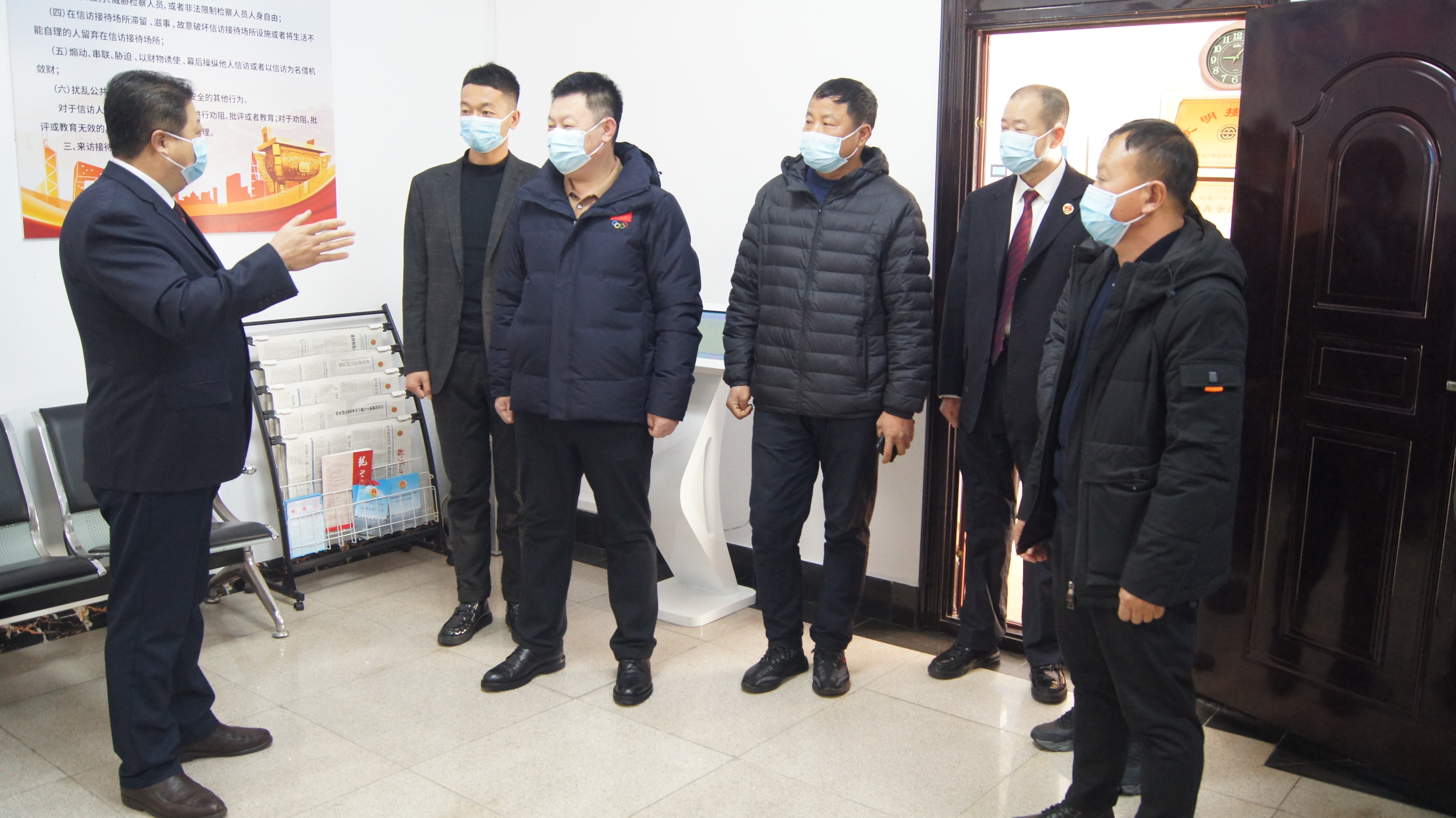 真心实意听职工心声,听民声为群众办实事