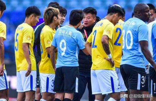 国足大佬加盟大连一方？周军离任前力荐他关于这点万达底线不变