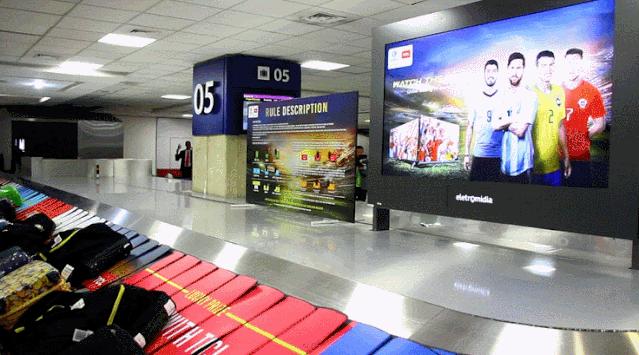 别老盯着各路球星，TCL把美洲杯足球赛的激情带到了机场