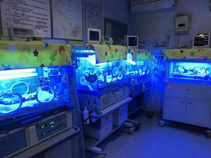 儿科晒黄疸的正确方法,新生儿晒太阳退黄疸正确方法