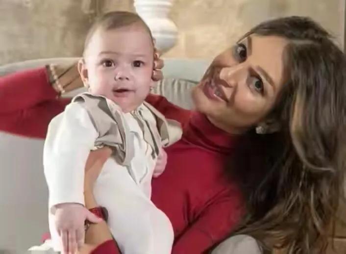 她是俄罗斯第一美女，嫁给马来国王45天遭驱逐，竟是她绿了国王