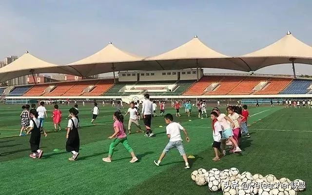 早上第一节体育课怎么上,早上第一节课适合上什么科目