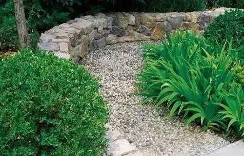 庭院花园石材地板铺设效果,私家庭院最流行的4大铺装方式