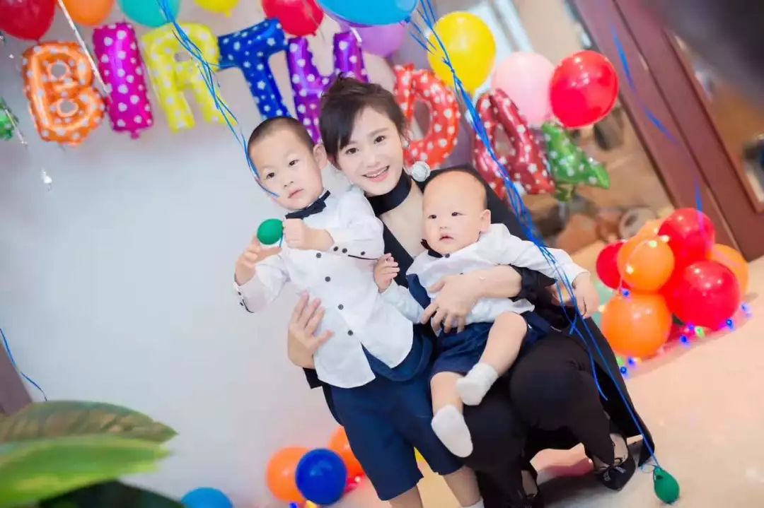 臻封面Vol.2|她是差不多小姐，更是狠角色美妈