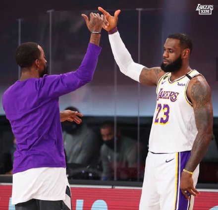 湖人三大内线打假球,湖人全联盟笑话