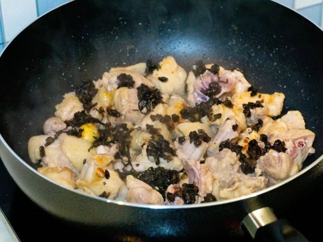 香港大元酒家秘传的「豆豉酱」，用它来做豆豉鸡，没有人能比得上