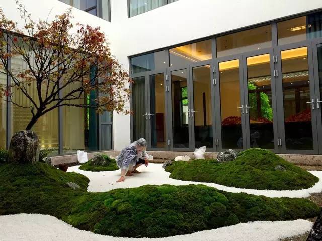 枯山水庭院景观制作过程,庭院枯山水施工做法