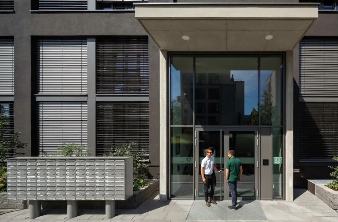 沉稳大气装修案例,低调色彩风格装修效果图