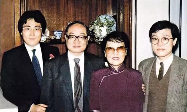 包玉刚和希腊船王,包玉刚和李嘉诚谁更有钱