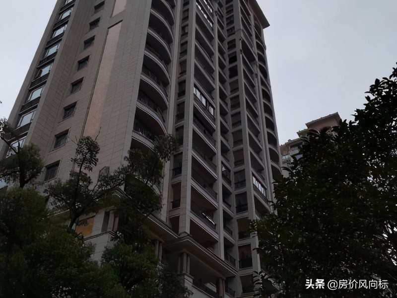 台州市5-10年房龄，二手房挂牌价16649元，共计303个小区