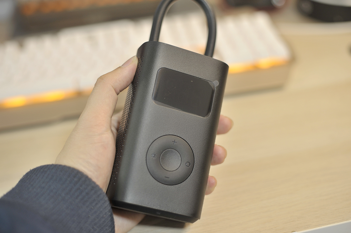 有车一族的新式*器武**，米家新推内置电池，不需另外接电的充气宝