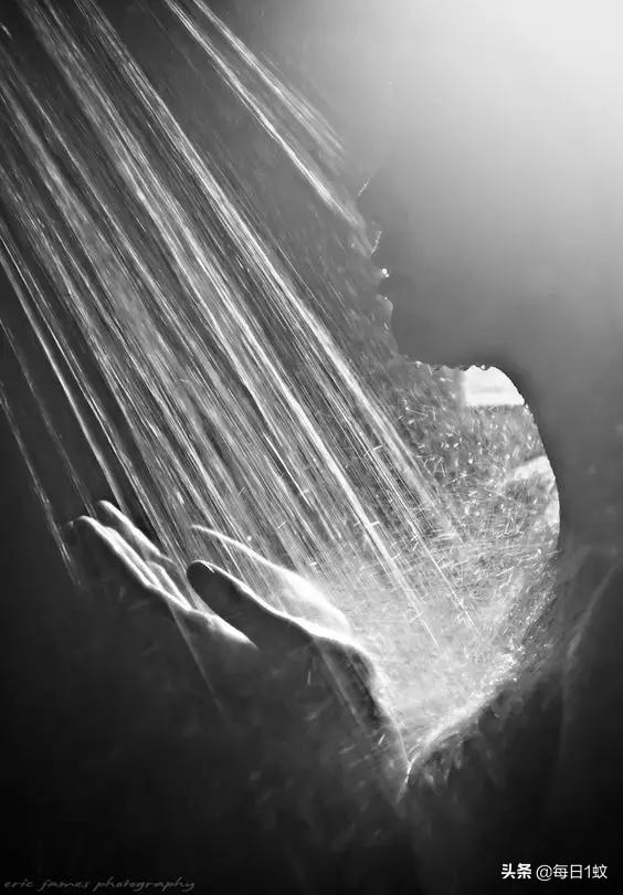 衣服霉味太重怎么消除妙招,洗衣机洗出来的衣服有霉味怎么办